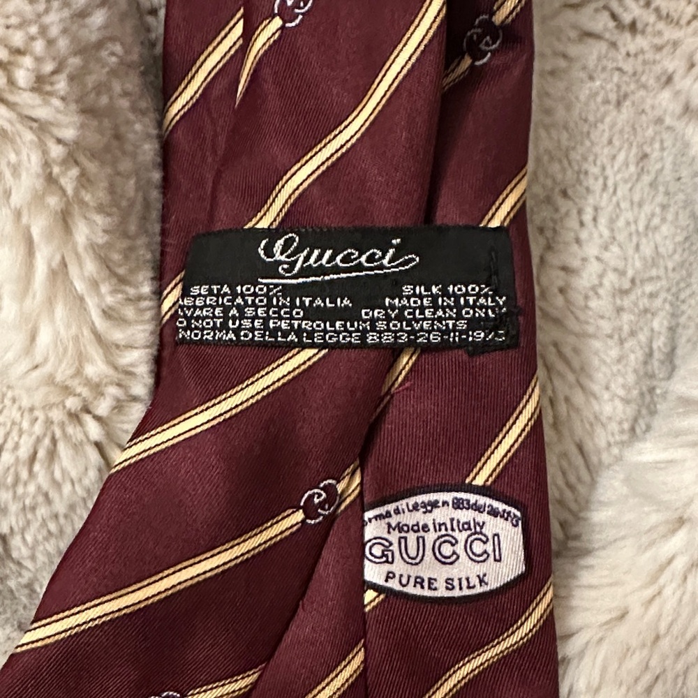 Gucci Burgundy and Gold Diagonal Striped Tie - Picture 2 of 5